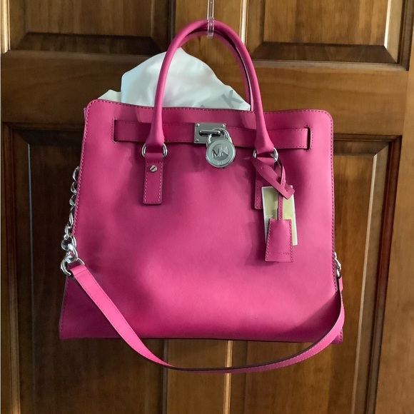 MICHEAL Micheal Kors Hamilton Fuchsia NWT From Macys Never Been Used! - Picture 1 of 14